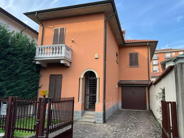 casa indipendente in vendita a Bergamo in zona Borgo Pignolo