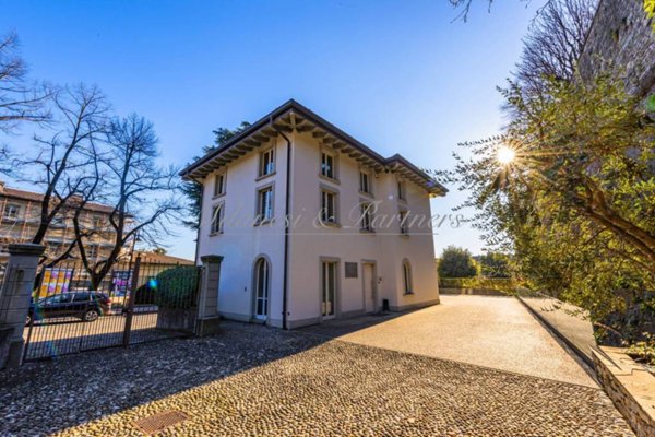 casa indipendente in vendita a Bergamo in zona Bergamo Centro