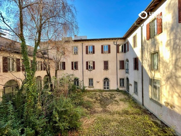 ufficio in vendita a Bergamo in zona Borgo Pignolo