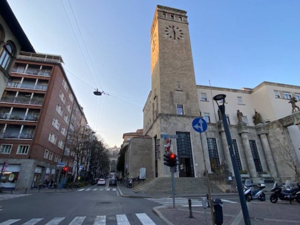 negozio in vendita a Bergamo in zona Borgo Palazzo