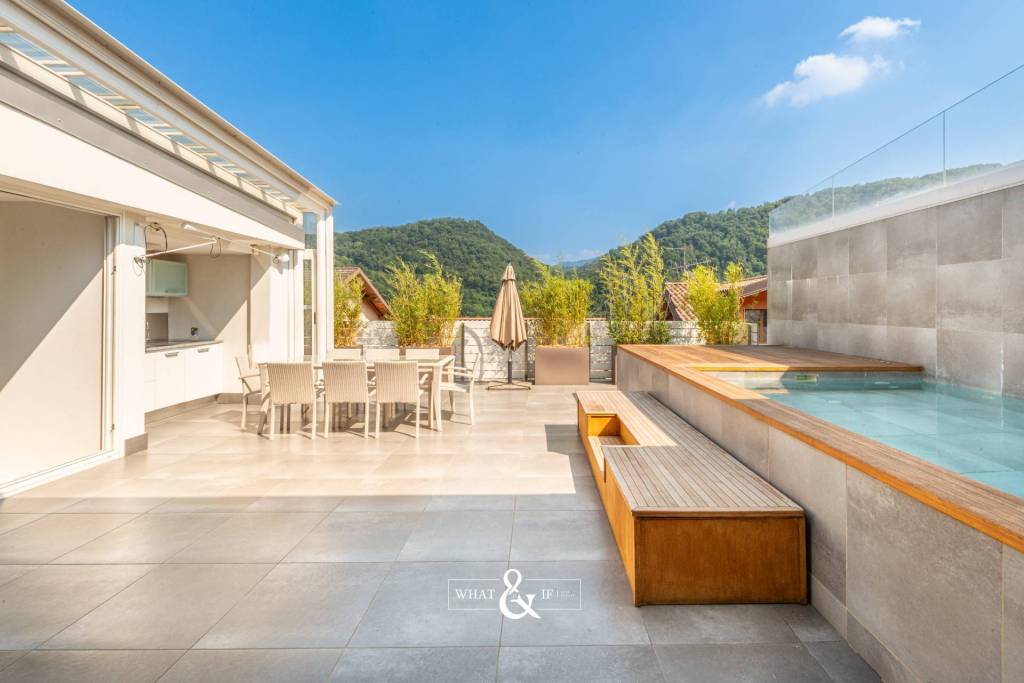 casa indipendente in vendita a Bergamo in zona Redona