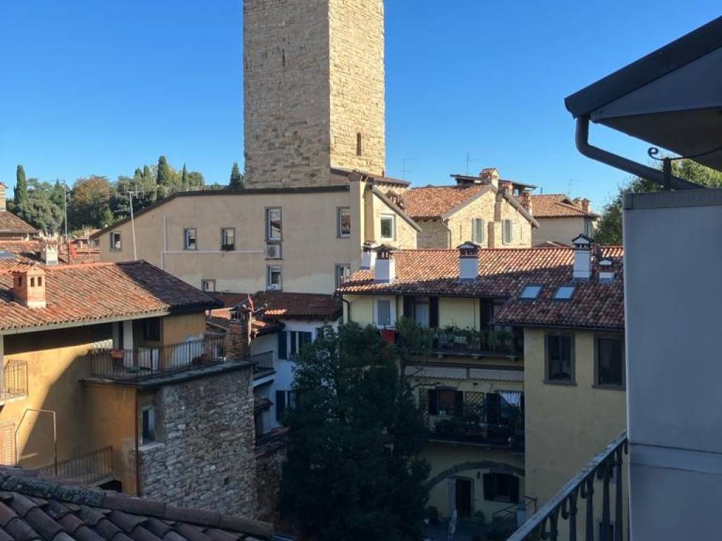 appartamento in vendita a Bergamo in zona Città Alta