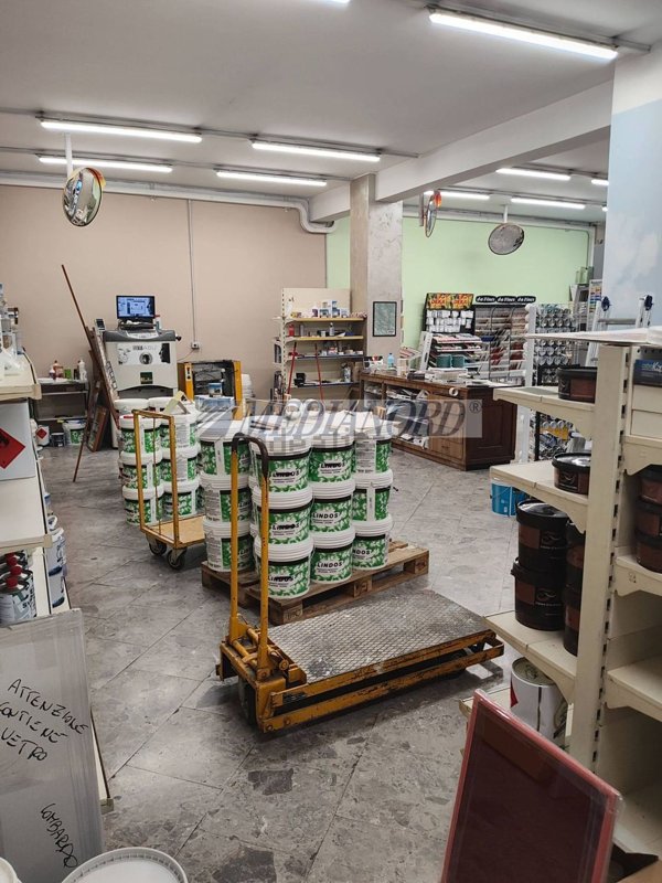 negozio in vendita a Bergamo in zona Borgo Pignolo