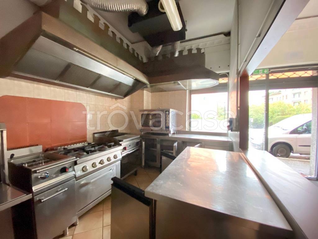 negozio in vendita a Bergamo in zona Borgo Santa Caterina