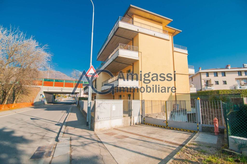casa indipendente in vendita a Bergamo in zona Valtesse/Valverde