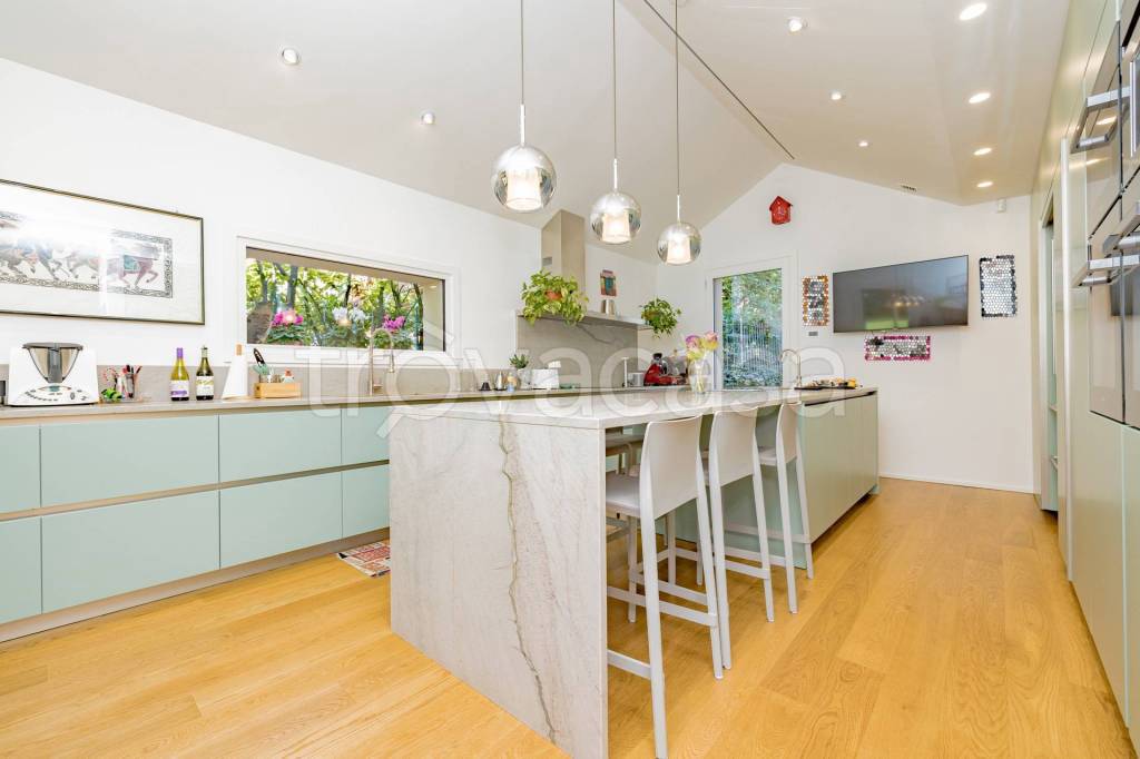 casa indipendente in vendita a Bergamo in zona Conca d'Oro