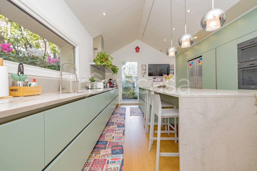 casa indipendente in vendita a Bergamo in zona Conca d'Oro