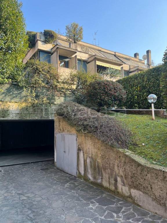 appartamento in vendita a Bergamo in zona Conca Fiorita