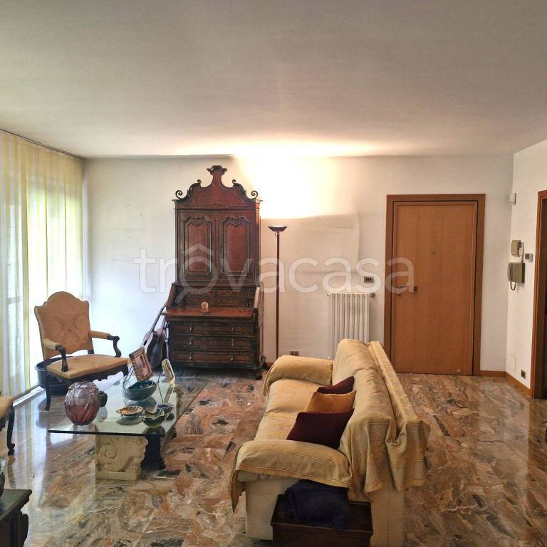 appartamento in vendita a Bergamo in zona Conca Fiorita