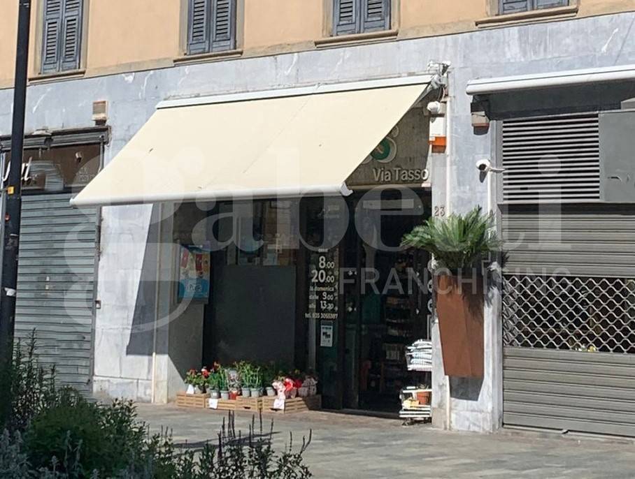 negozio in vendita a Bergamo in zona Borgo Palazzo