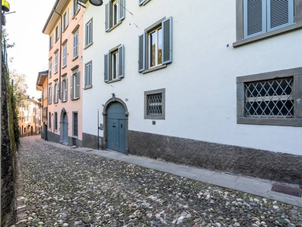 appartamento in vendita a Bergamo in zona Borgo Palazzo