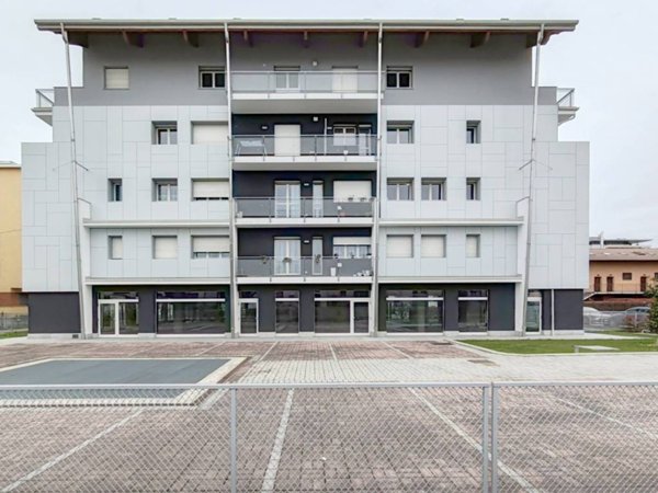 negozio in vendita a Bergamo in zona Borgo Palazzo