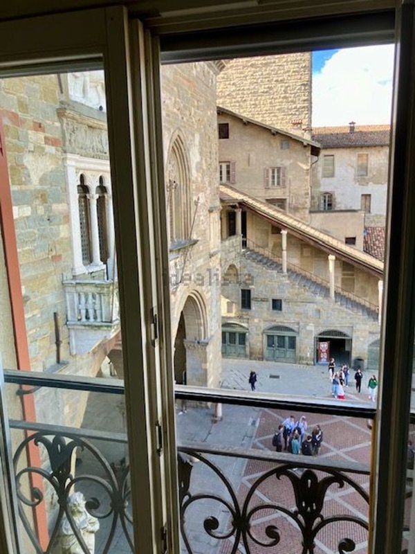 appartamento in vendita a Bergamo in zona Città Alta