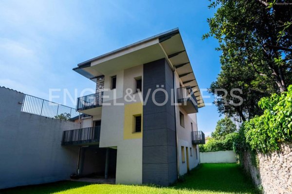 casa indipendente in vendita a Bergamo in zona Borgo Palazzo