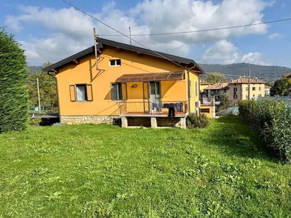 casa indipendente in vendita a Bergamo in zona Valtesse/Valverde