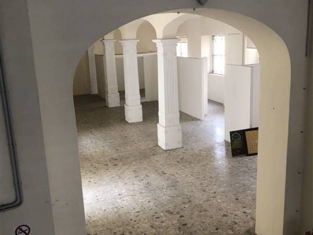 negozio in vendita a Bergamo in zona Borgo Palazzo