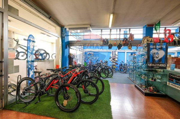ufficio in vendita a Bergamo in zona Redona