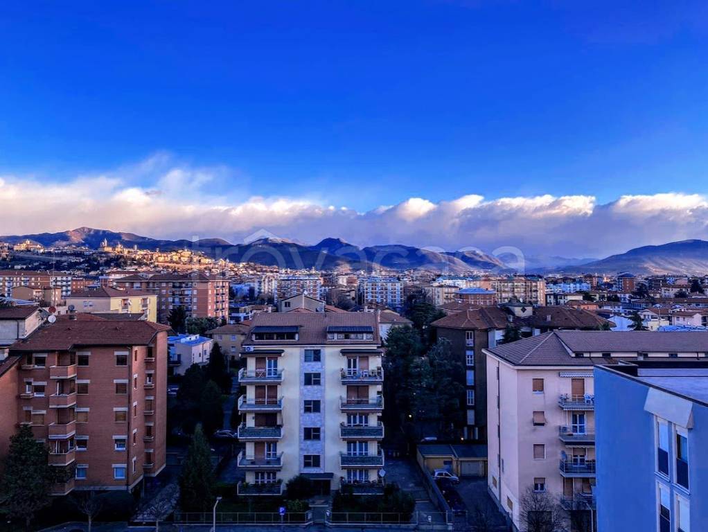 appartamento in vendita a Bergamo in zona Canovine