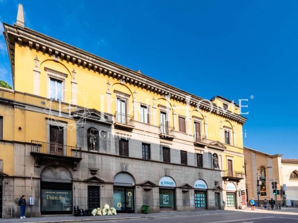 appartamento in vendita a Bergamo in zona Borgo Palazzo