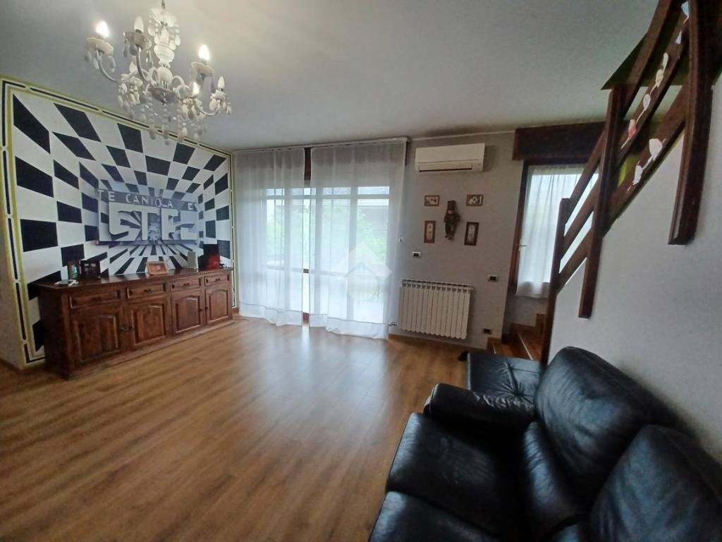 appartamento in vendita a Bergamo in zona Canovine