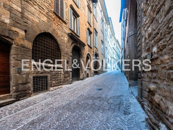 appartamento in vendita a Bergamo in zona Città Alta