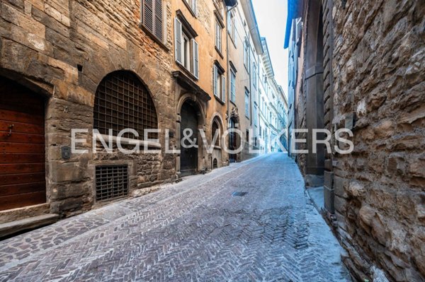 appartamento in vendita a Bergamo in zona Città Alta