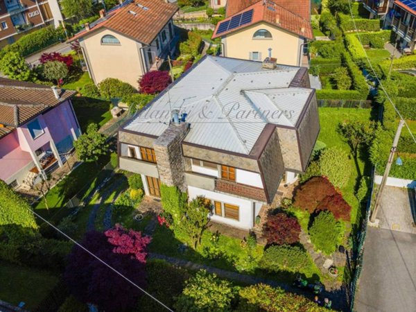 casa indipendente in vendita a Bergamo in zona Conca Fiorita