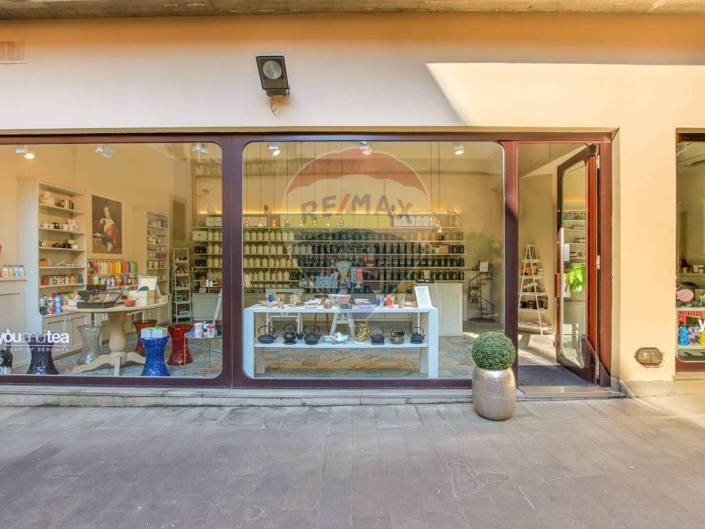 negozio in vendita a Bergamo in zona Bergamo Centro