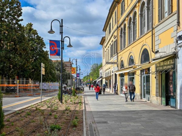 negozio in vendita a Bergamo in zona Bergamo Centro