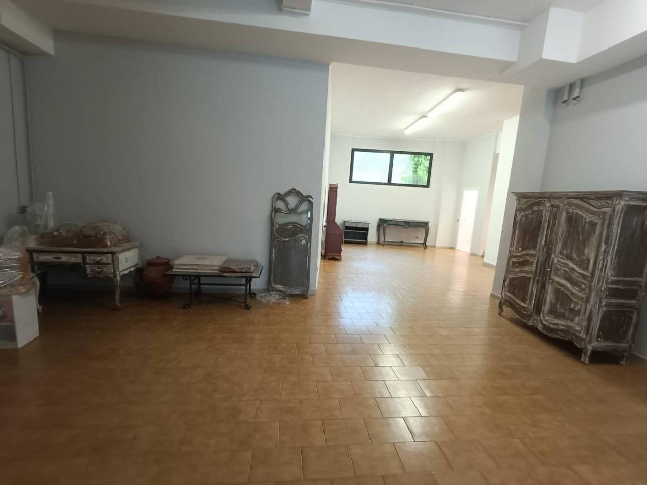 negozio in vendita a Bergamo in zona Borgo Palazzo
