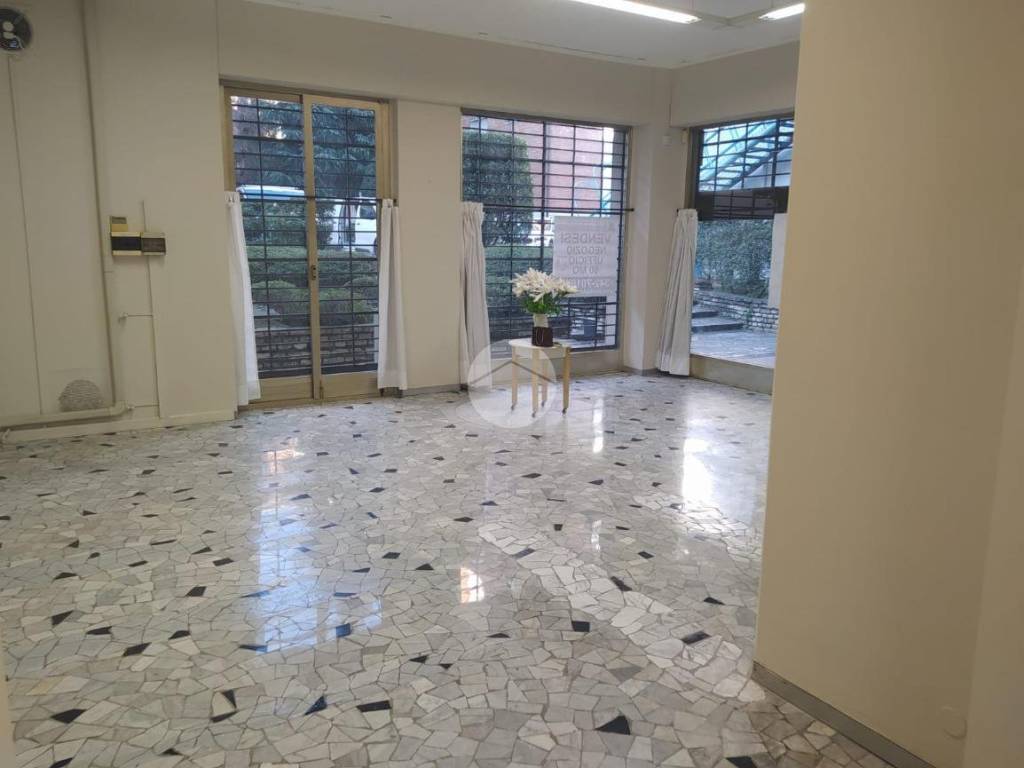 negozio in vendita a Bergamo in zona Borgo Palazzo