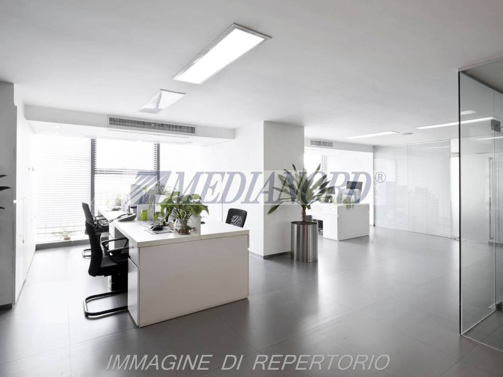 ufficio in vendita a Bergamo in zona Borgo Palazzo