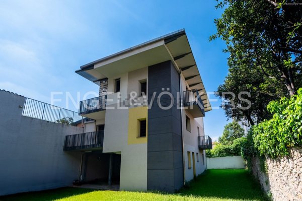 casa indipendente in vendita a Bergamo in zona Borgo Palazzo