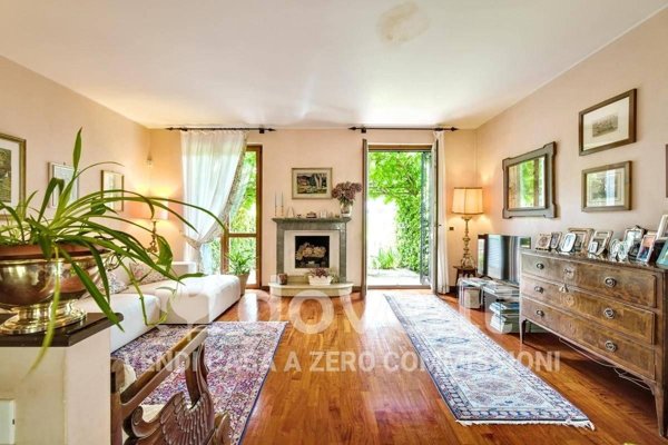 casa indipendente in vendita a Bergamo in zona Fontana / Robetta / Sombreno