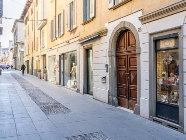 appartamento in vendita a Bergamo in zona Borgo Palazzo