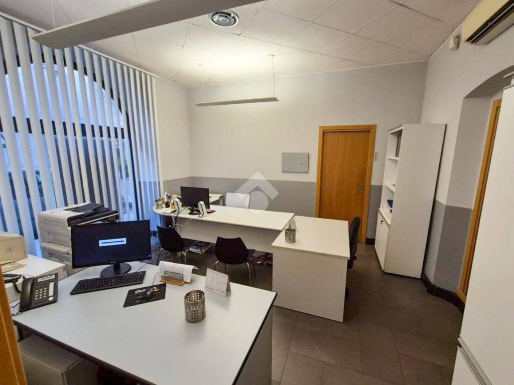 ufficio in vendita a Bergamo in zona Borgo Palazzo