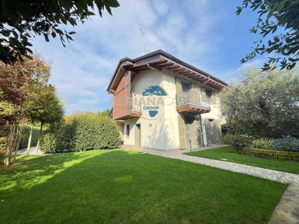casa indipendente in vendita a Bergamo in zona Longuelo