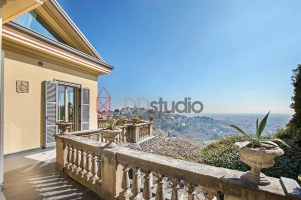 appartamento in vendita a Bergamo in zona Città Alta