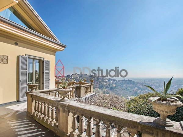 appartamento in vendita a Bergamo in zona Città Alta