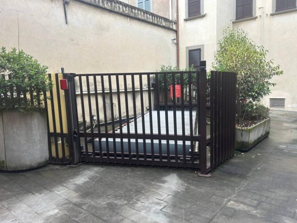 negozio in vendita a Bergamo in zona Bergamo Centro