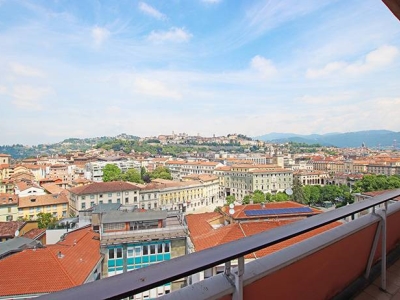 appartamento in vendita a Bergamo in zona Città Alta