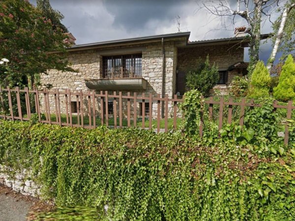 casa indipendente in vendita a Bergamo in zona Città Alta