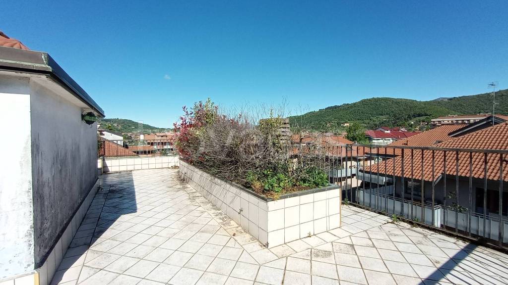 appartamento in vendita a Bergamo in zona Conca Fiorita
