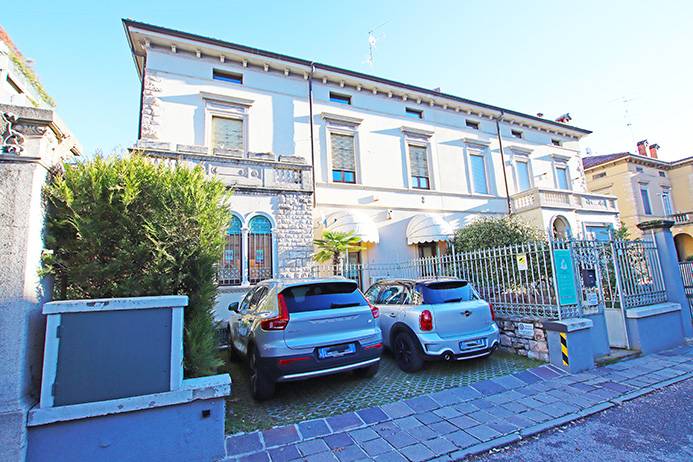 appartamento in vendita a Bergamo in zona Borgo Pignolo