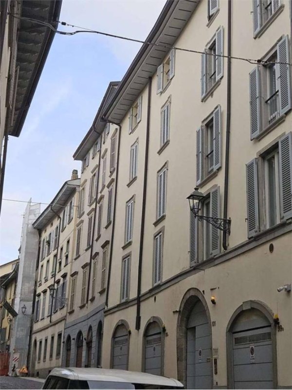 appartamento in vendita a Bergamo in zona Borgo Pignolo