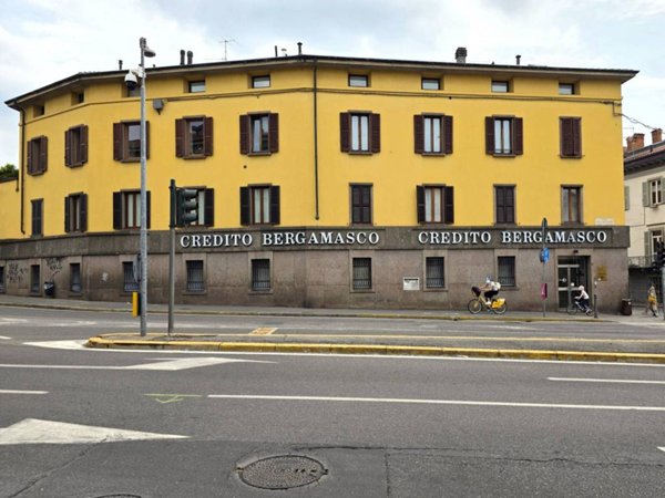 ufficio in vendita a Bergamo in zona Redona