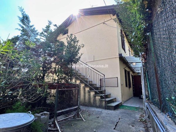 casa indipendente in vendita a Bergamo in zona Valtesse/Valverde