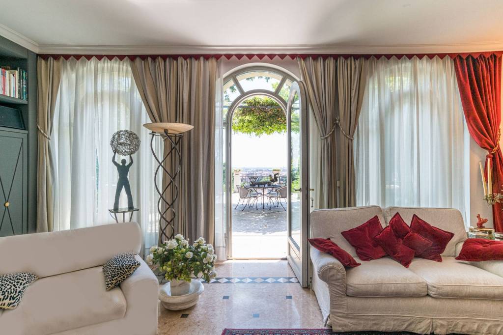 casa indipendente in vendita a Bergamo in zona Città Alta
