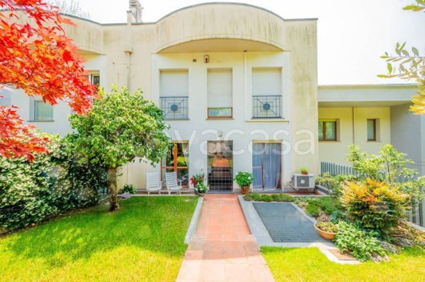 casa indipendente in vendita a Bergamo in zona Monterosso