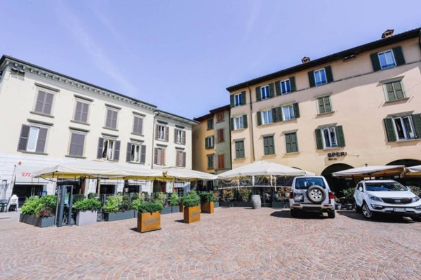 negozio in vendita a Bergamo in zona Bergamo Centro